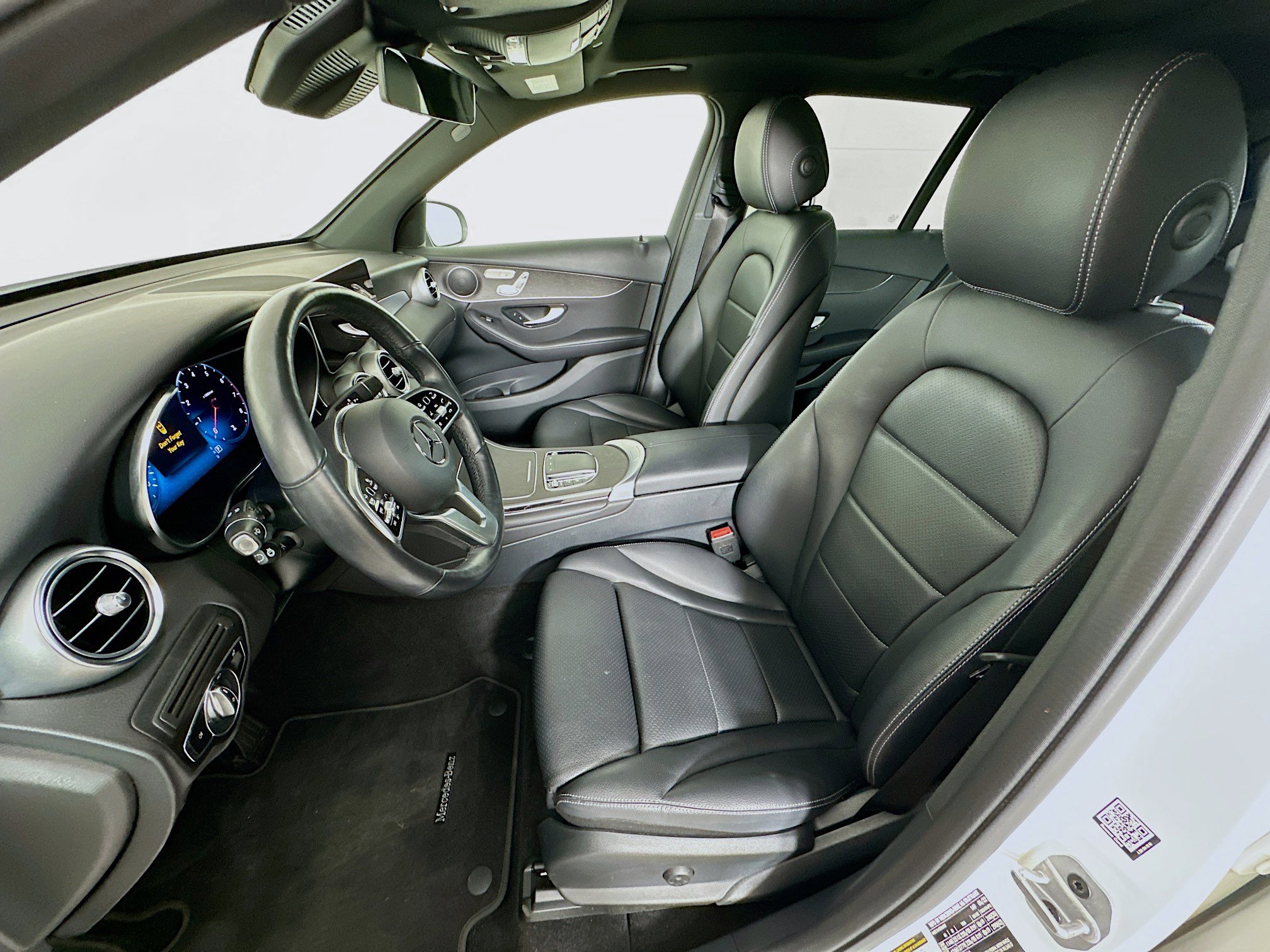 Used 2022 Mercedes-Benz GLC 300 4MATIC w/ Driver Assistance Package image 13
