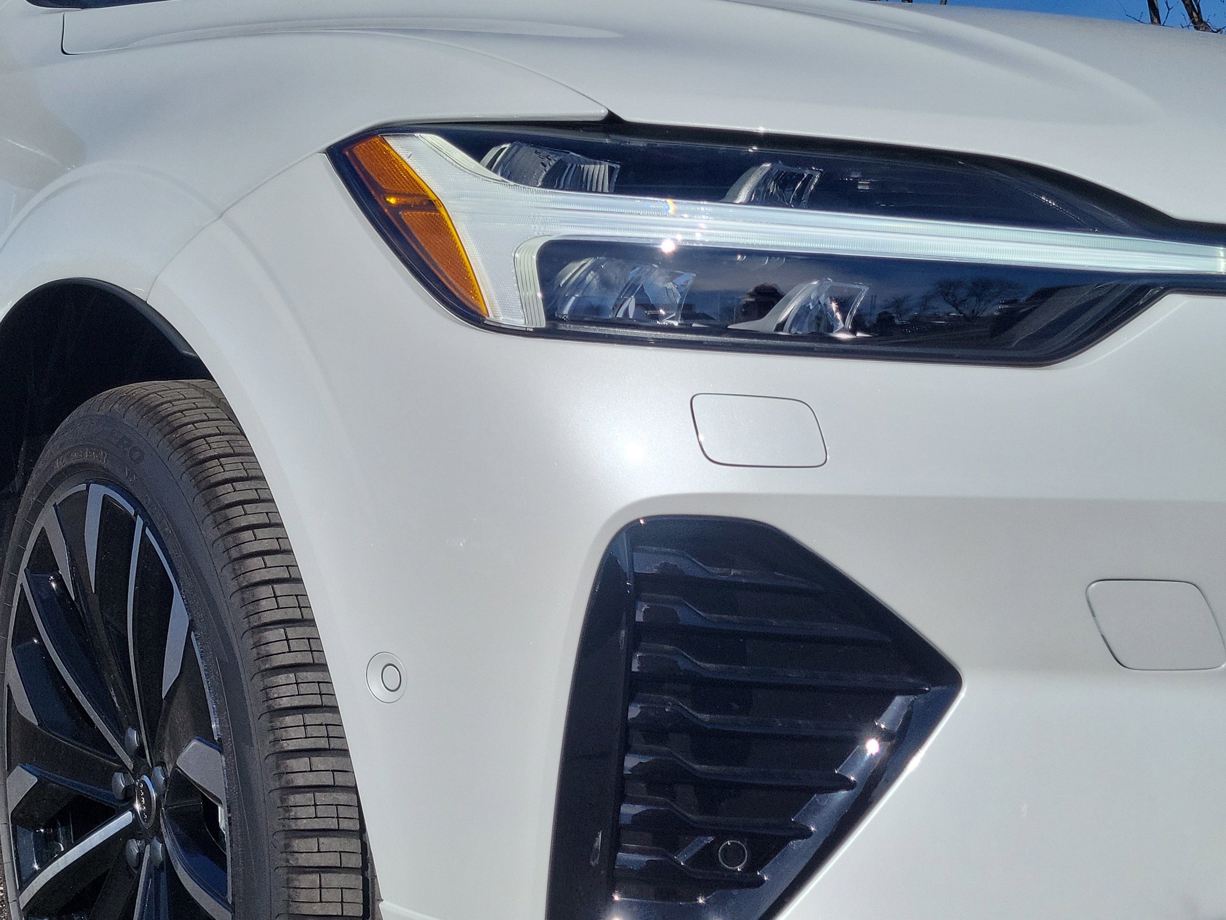 New 2026 Volvo XC60 B5 Ultra w/ Protection Package Premier image 5