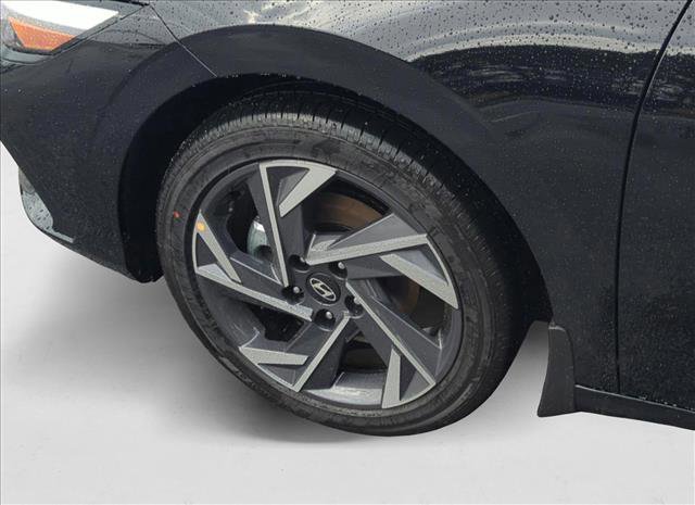 New 2025 Hyundai Elantra Limited FWD image 11