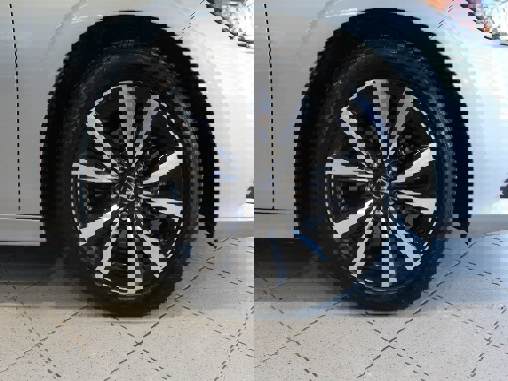 Certified 2023 Honda Civic EX image 9