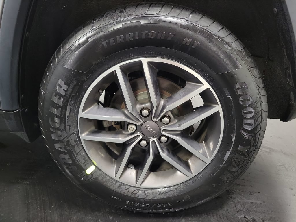 Used 2019 Jeep Grand Cherokee Limited AWD/4WD image 11