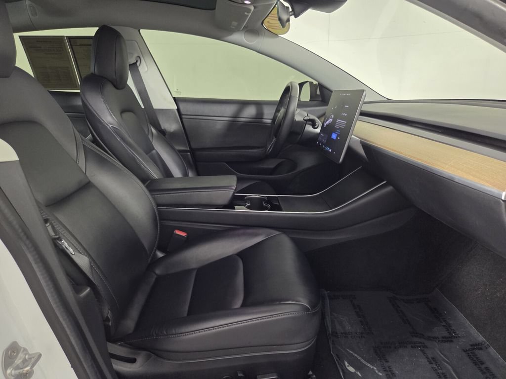 Used 2020 Tesla Model 3 Standard Range Plus RWD image 29