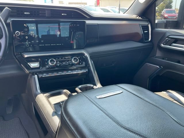 Used 2024 GMC Sierra 2500 Denali w/ Denali Reserve Package AWD/4WD image 19