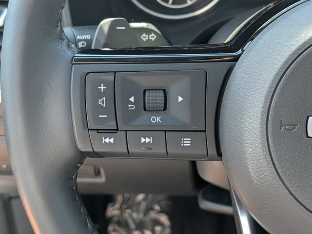 Used 2023 Nissan Rogue SV w/ SV Premium B Package FWD image 24