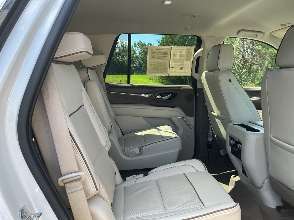 Used 2024 GMC Yukon Denali AWD/4WD image 34