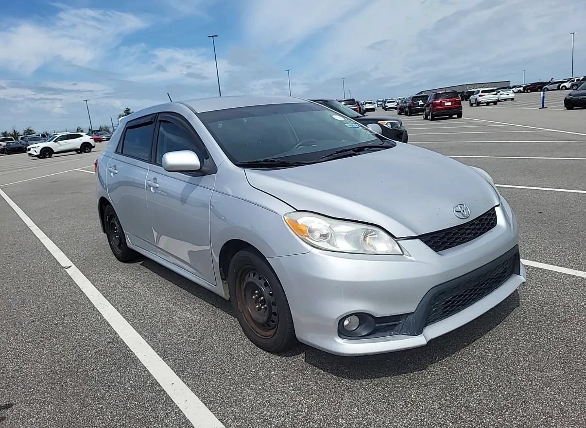 Used 2011 Toyota Matrix w/ Matrix Sport Pkg FWD image 5