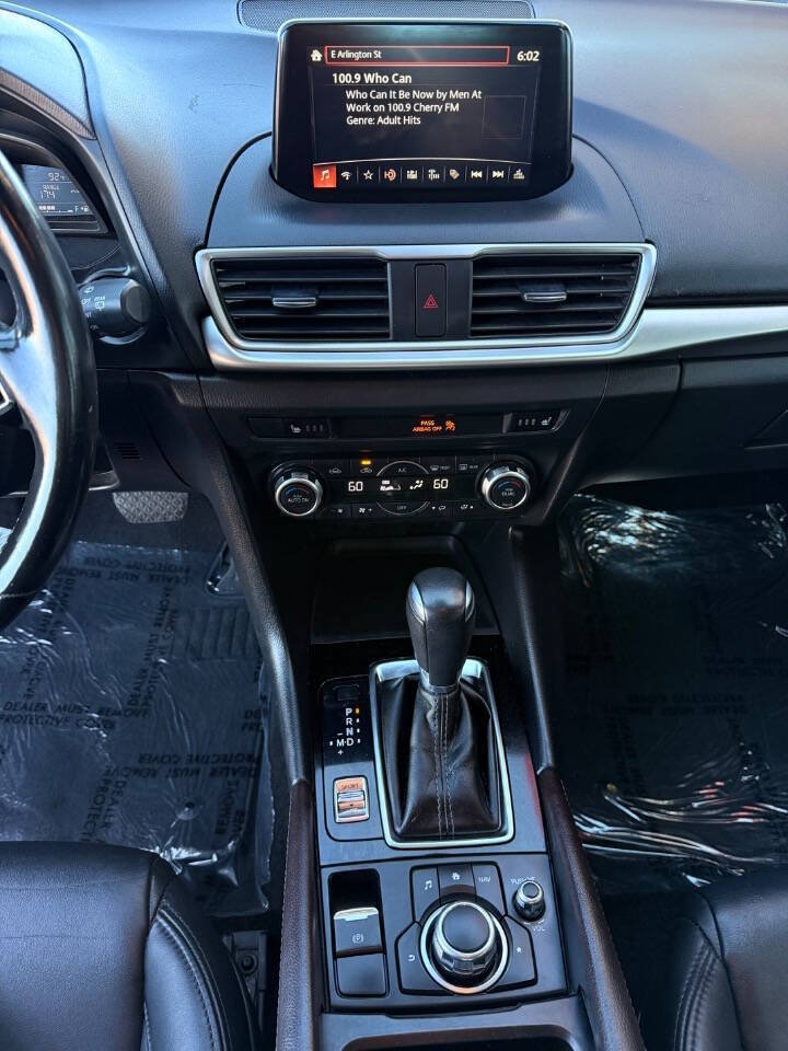 Used 2018 MAZDA MAZDA3 Touring FWD image 13