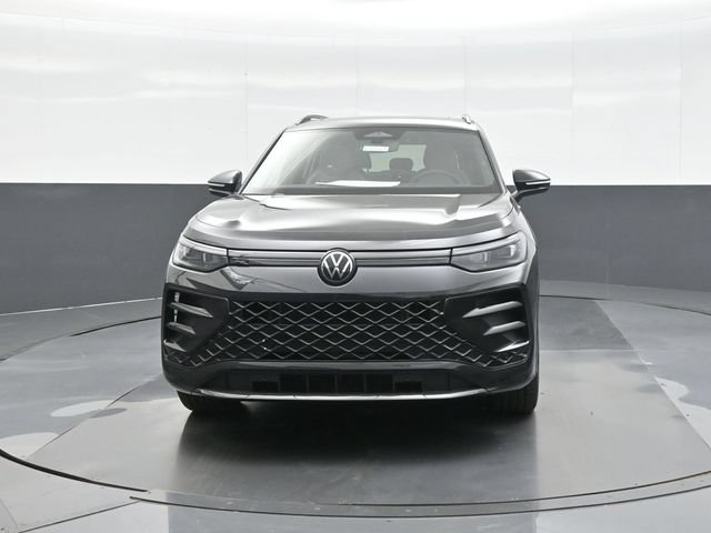New 2026 Volkswagen Tiguan SE R-Line AWD/4WD image 2