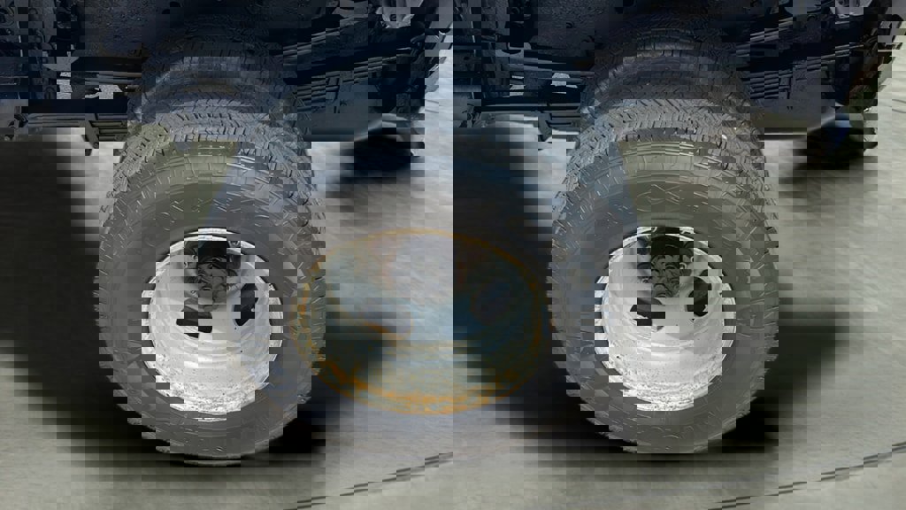 Used 2006 Chevrolet Silverado 3500 W/T w/ Snow Plow Prep Package image 9