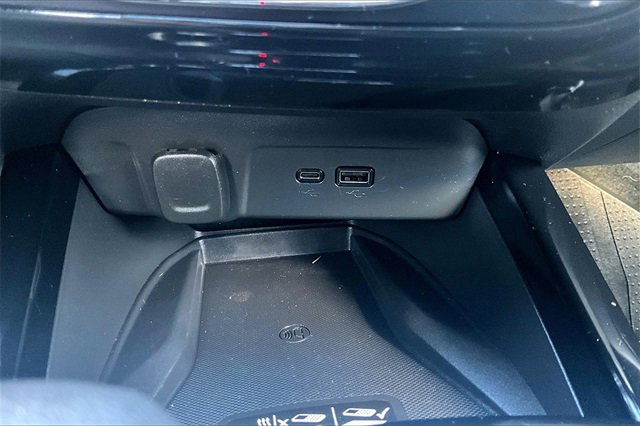 Used 2024 Chevrolet Trax RS w/ Sunroof Package image 23