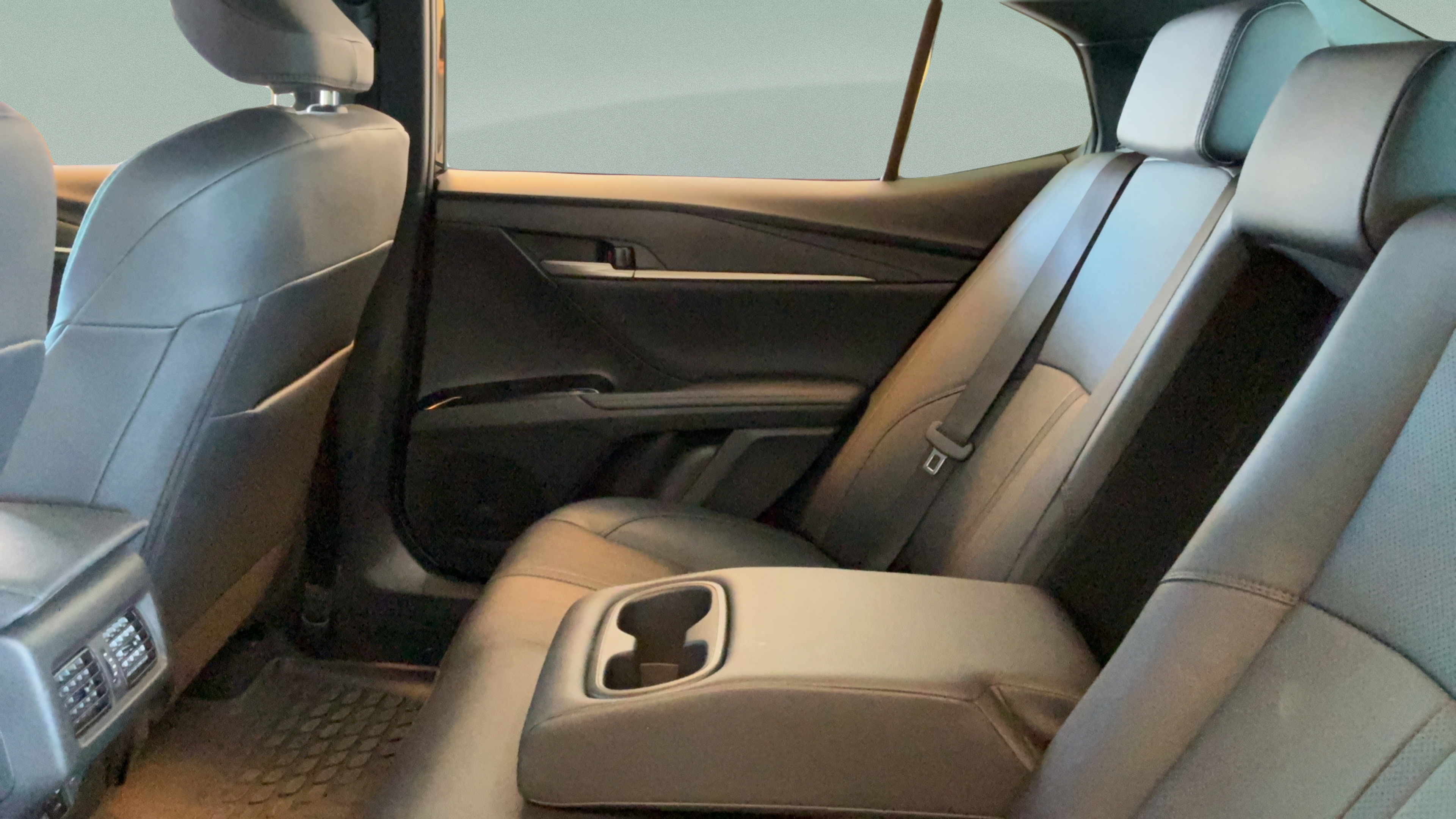Used 2026 Toyota Camry XSE FWD image 40