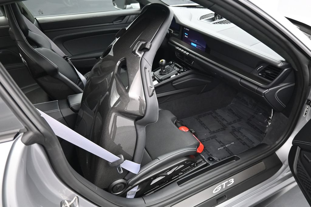 Certified 2026 Porsche 911 GT3 RWD image 33