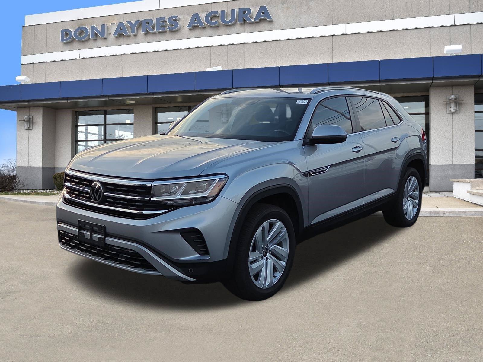 Used 2022 Volkswagen Atlas Cross Sport SE w/ Panoramic Sunroof Package AWD/4WD image 3