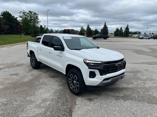 Used 2023 Chevrolet Colorado Z71 w/ Z71 Convenience Package 2 AWD/4WD image 3