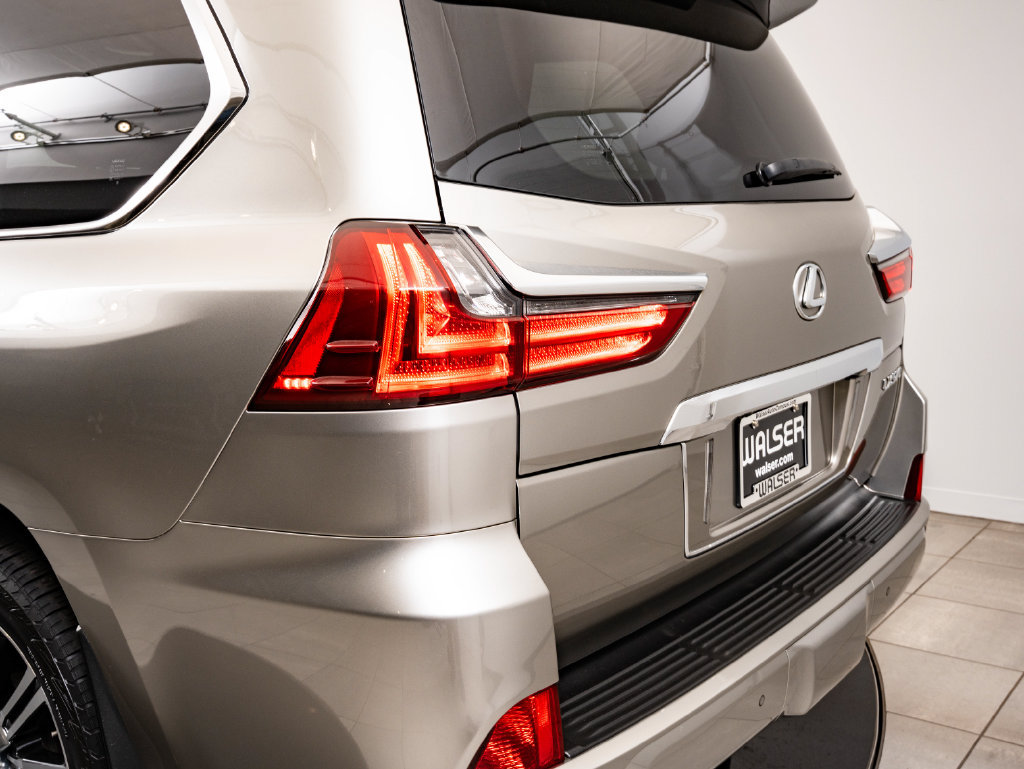 Certified 2021 Lexus LX 570 4WD w/ Luxury Package image 19