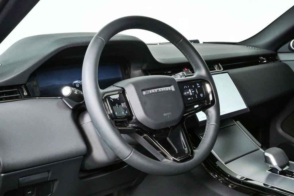 Used 2024 Land Rover Range Rover Evoque S AWD/4WD image 4