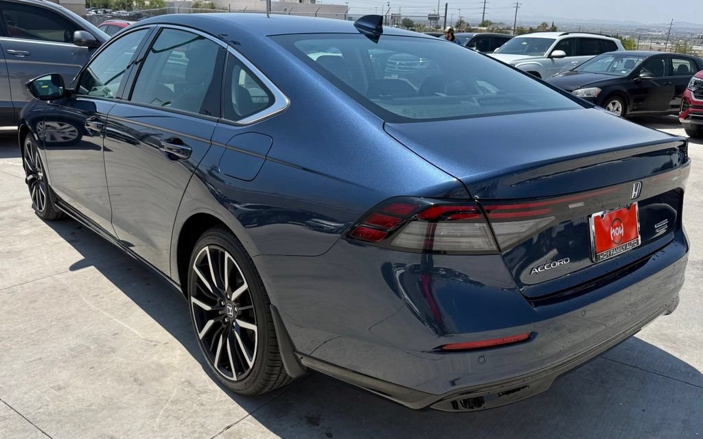 Used 2024 Honda Accord Touring image 7