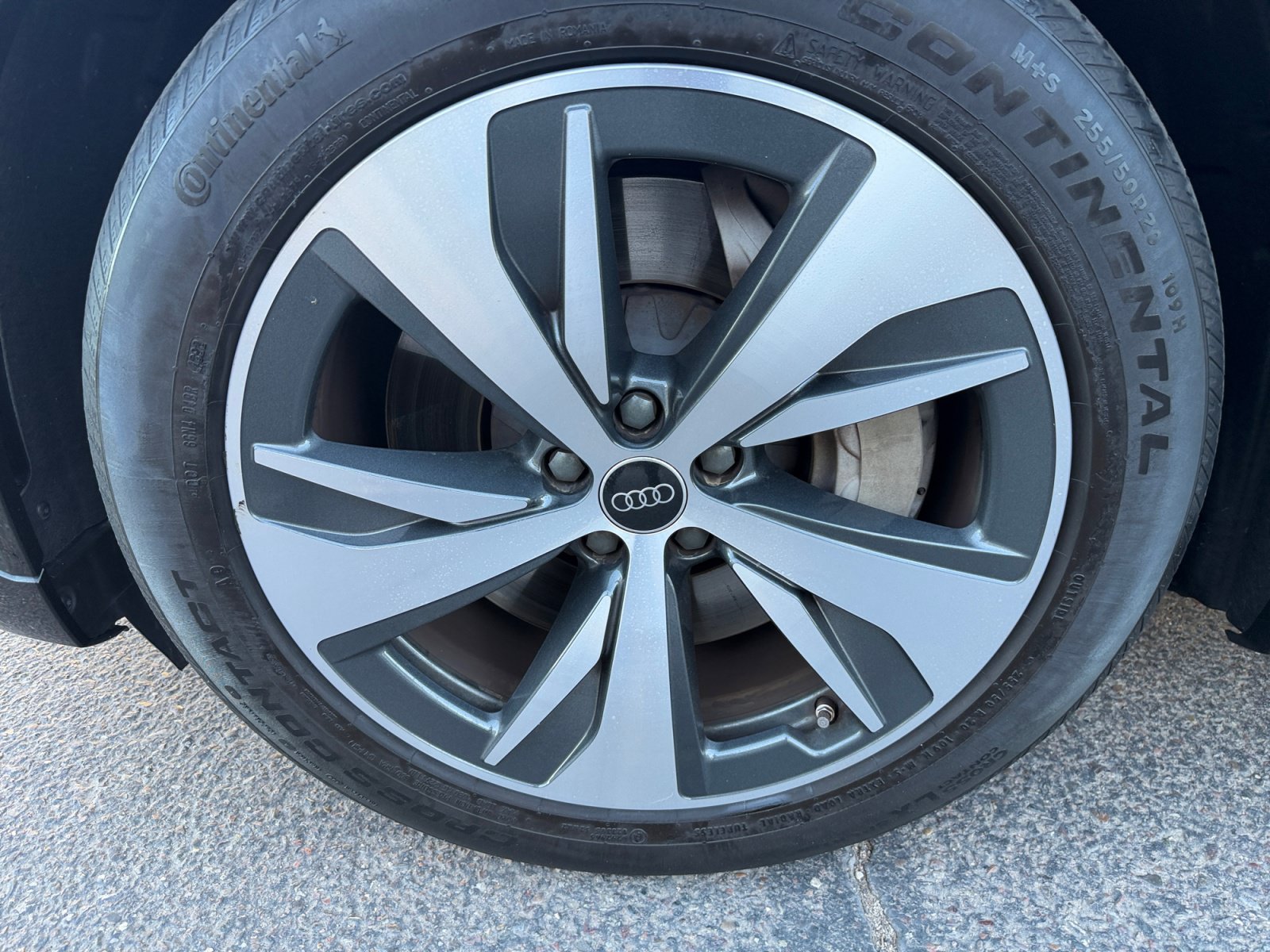 Used 2024 Audi Q8 e-tron Premium AWD/4WD image 11