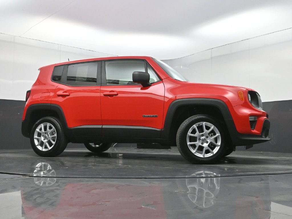 Used 2023 Jeep Renegade Latitude AWD/4WD image 21