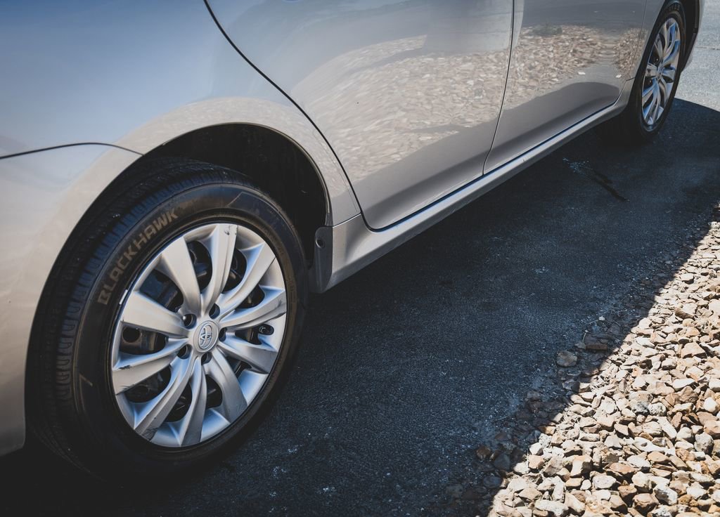 Used 2013 Toyota Corolla LE FWD image 21