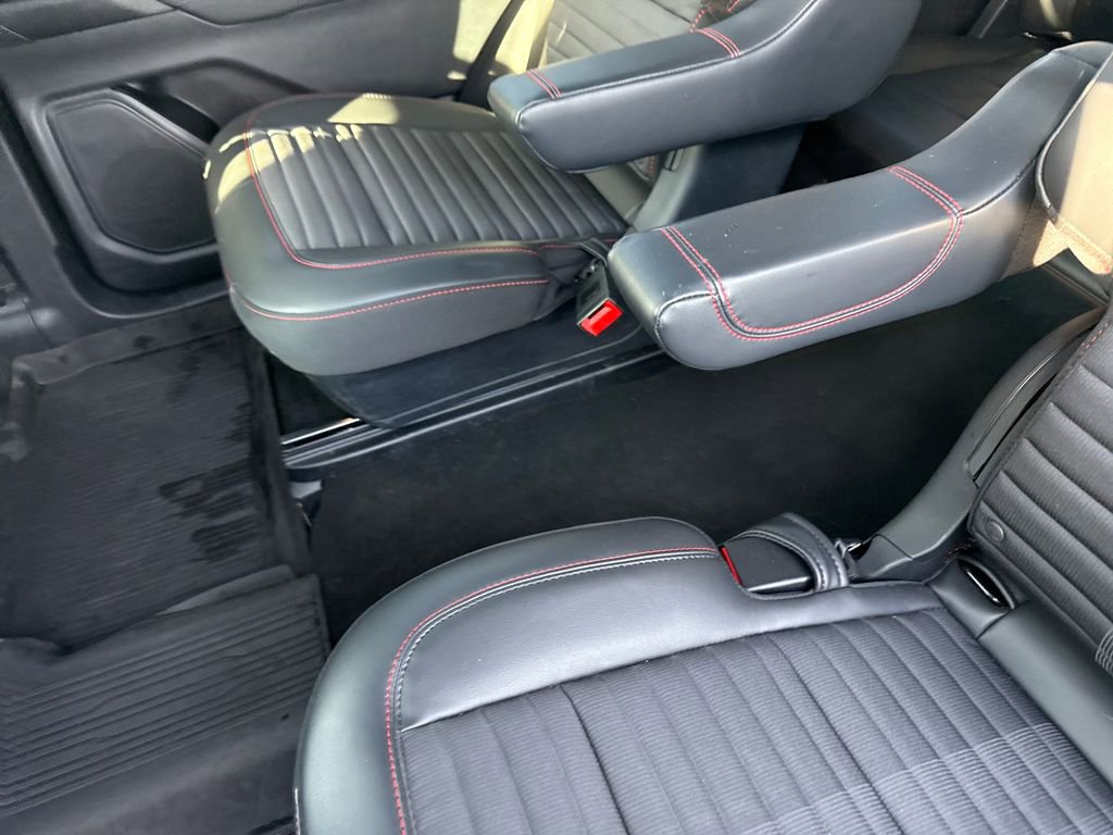 Used 2025 Ford Explorer ST-Line w/ Premium Package image 22