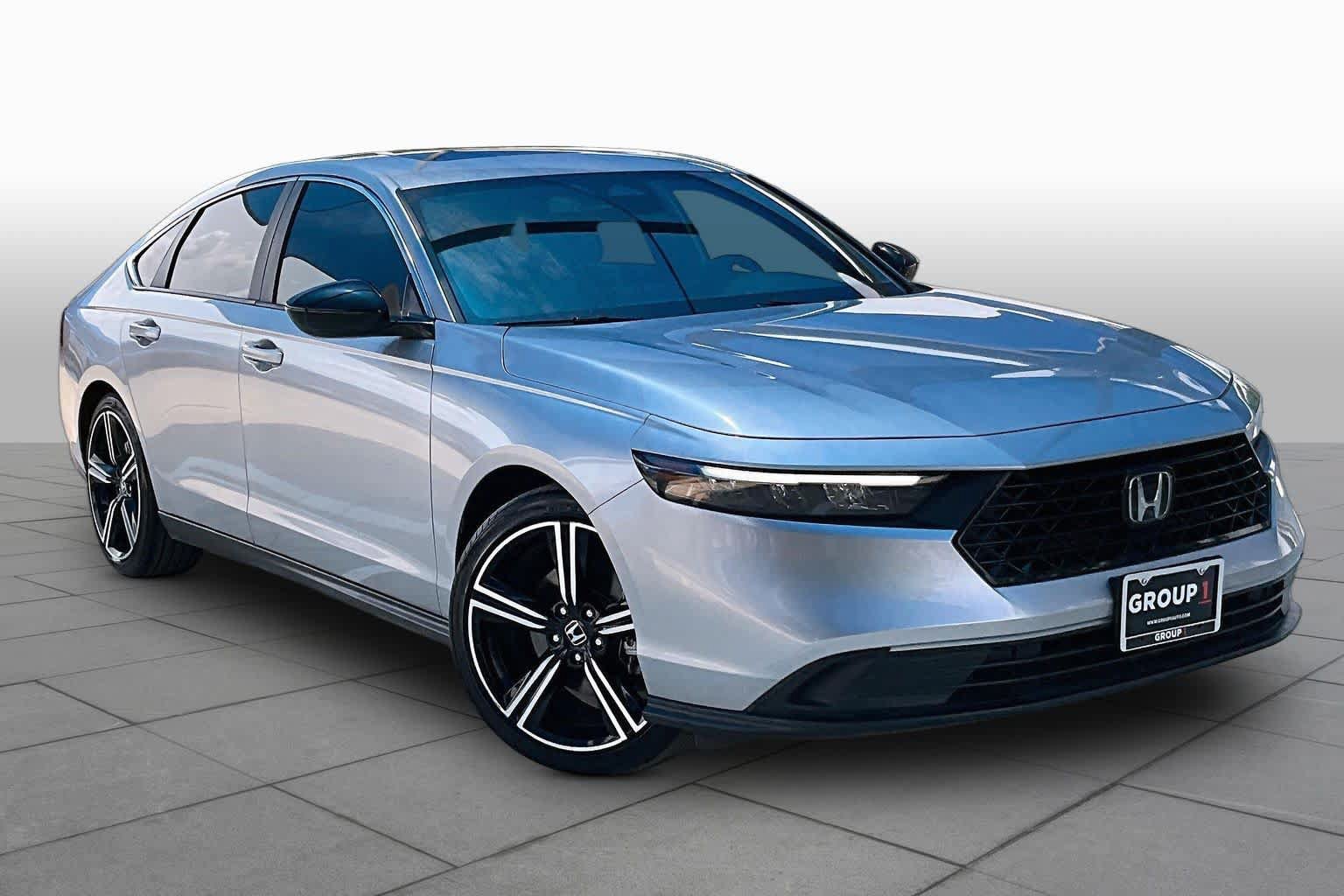 Used 2025 Honda Accord Sport image 3