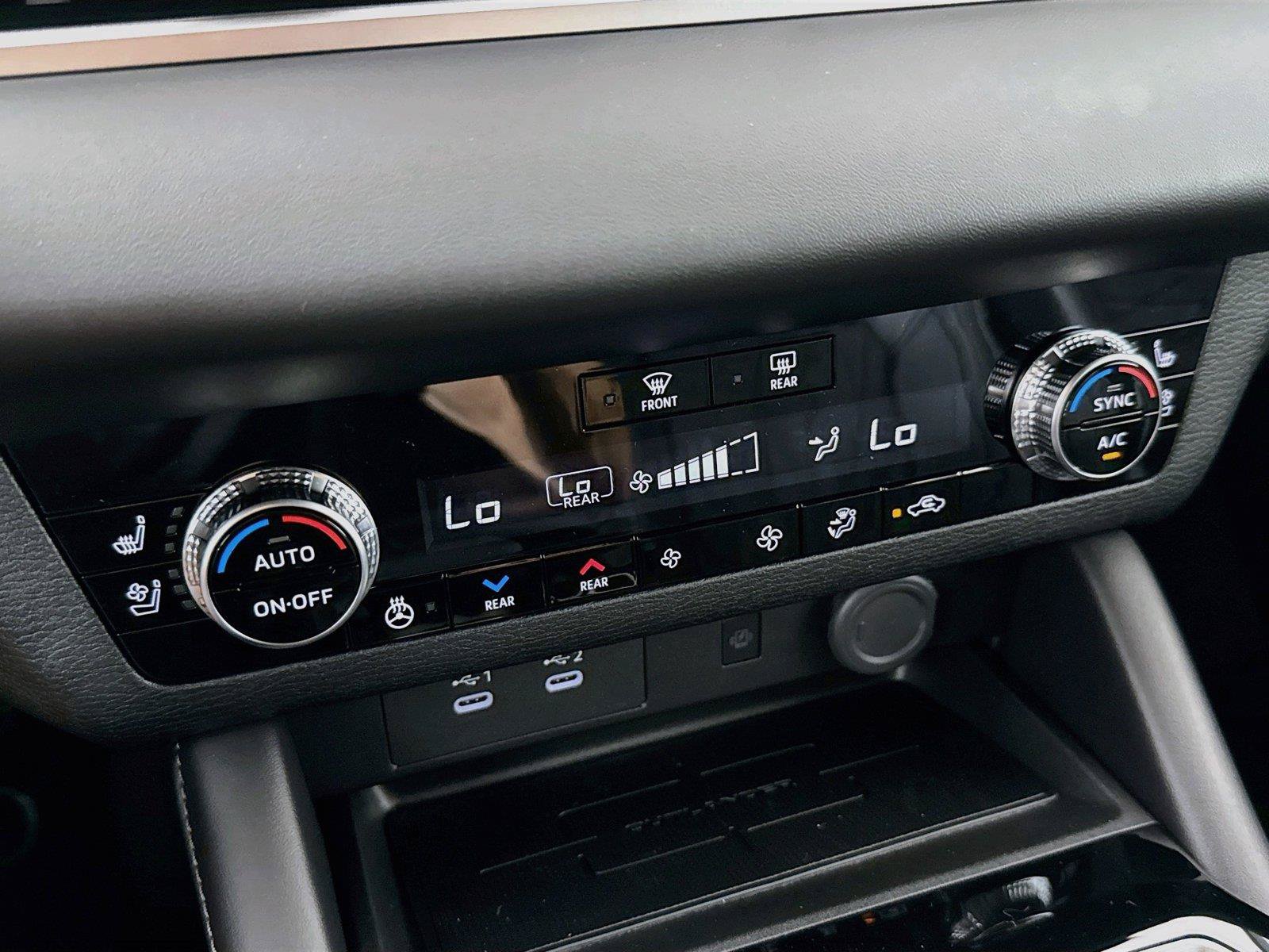 New 2026 Mitsubishi Outlander SEL FWD image 22