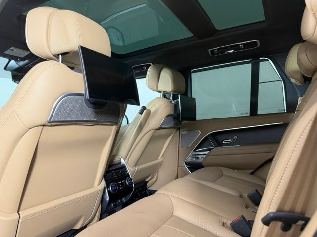 Certified 2025 Land Rover Range Rover Autobiography AWD/4WD image 26