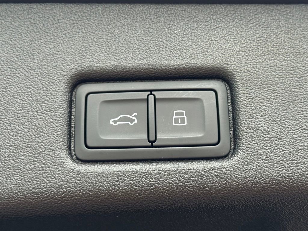 New 2025 Audi SQ5 Premium Plus image 60