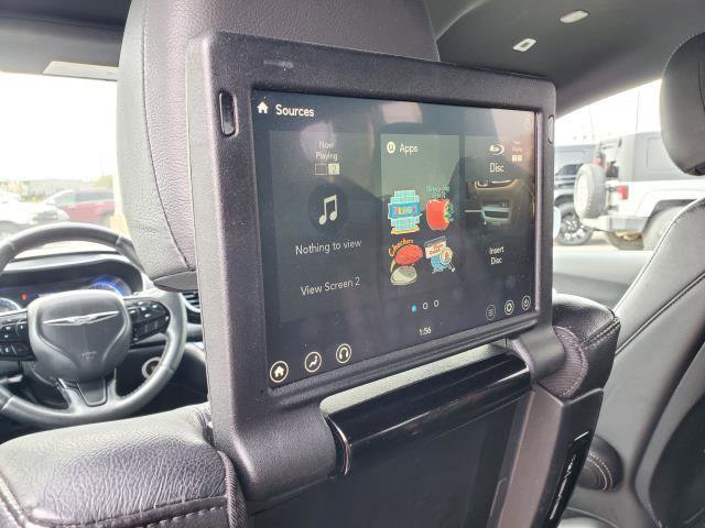 Used 2018 Chrysler Pacifica Touring-L Plus w/ S Appearance Package image 27