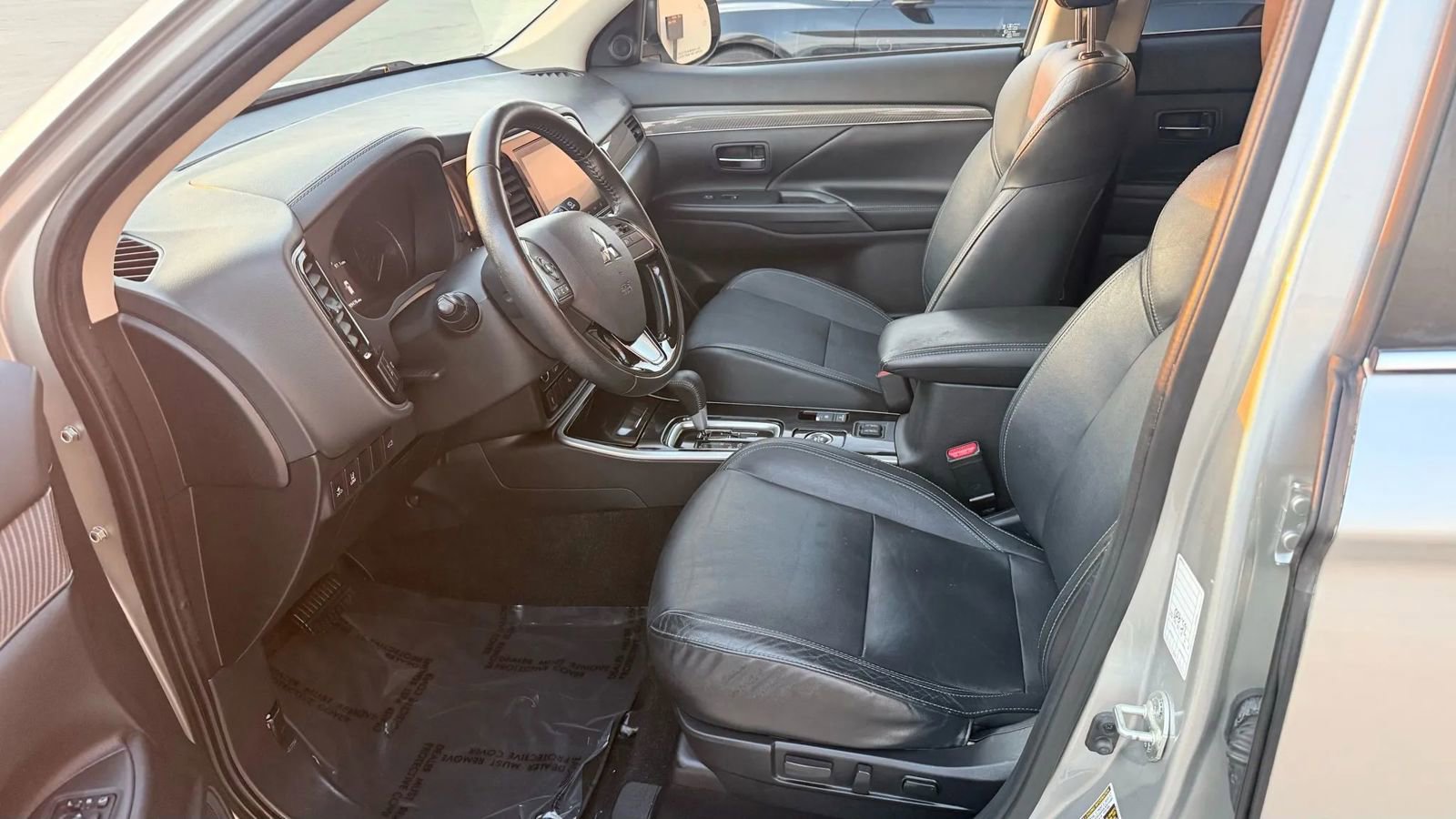 Used 2020 Mitsubishi Outlander SE image 10