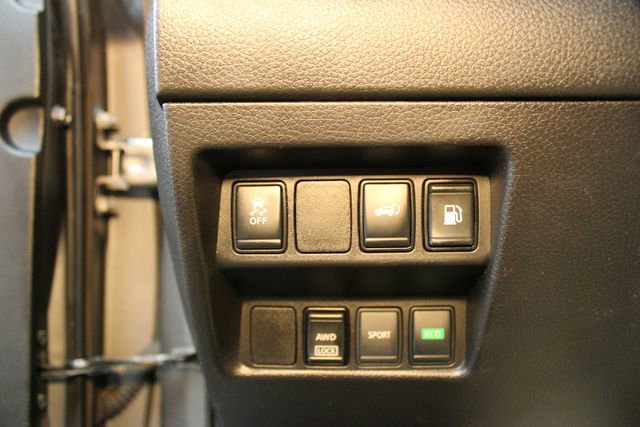 Used 2018 Nissan Rogue SV image 20