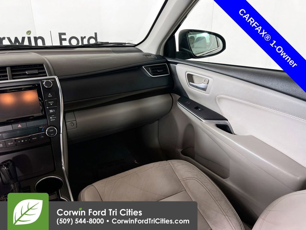 Used 2015 Toyota Camry XLE w/ Advanced Technology Package image 28