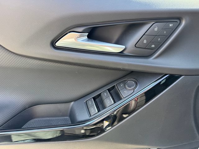 New 2027 Chevrolet Equinox RS w/ Safety and Technology Package FWD image 15