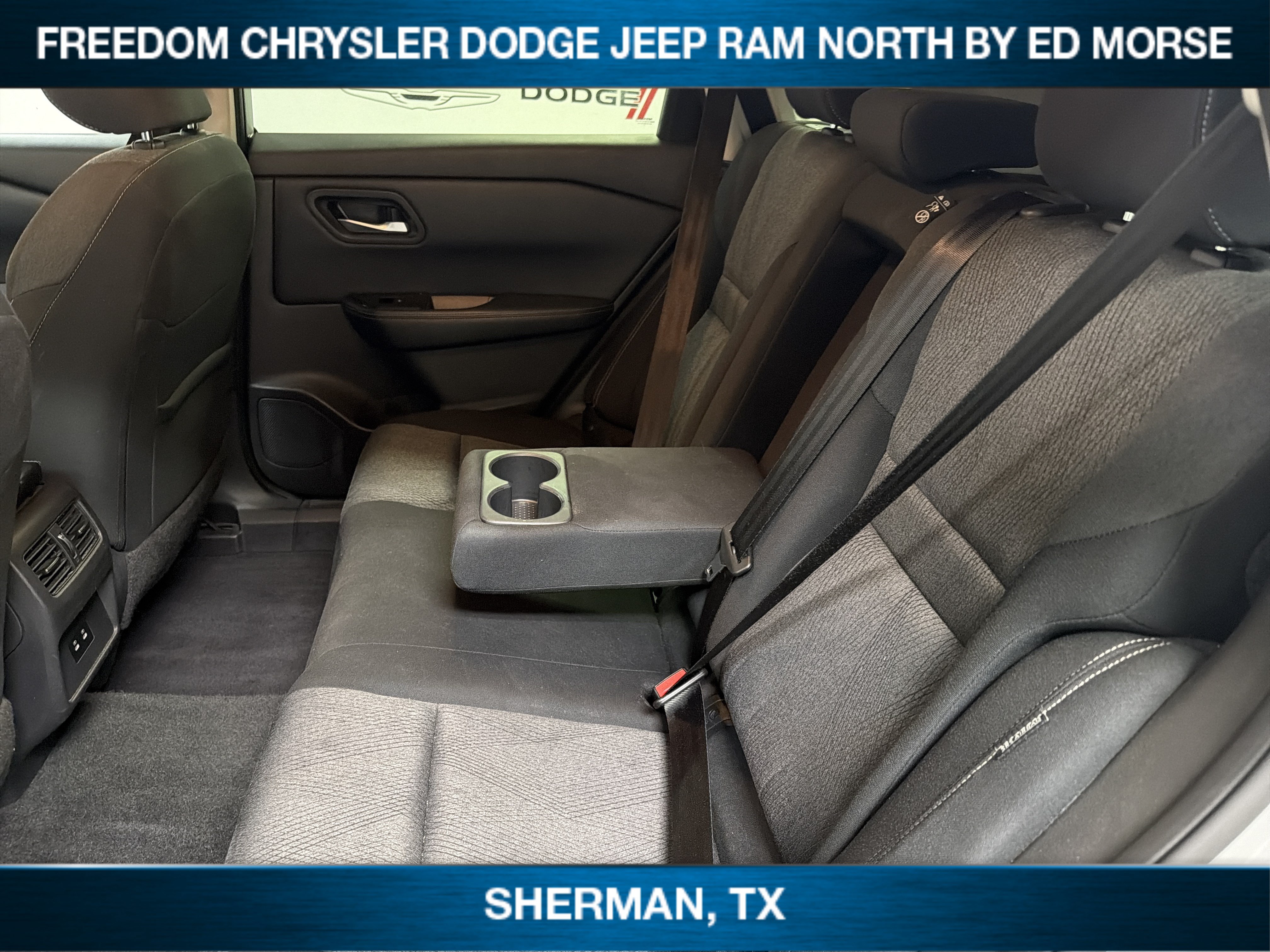 Used 2024 Nissan Rogue SV AWD/4WD image 8