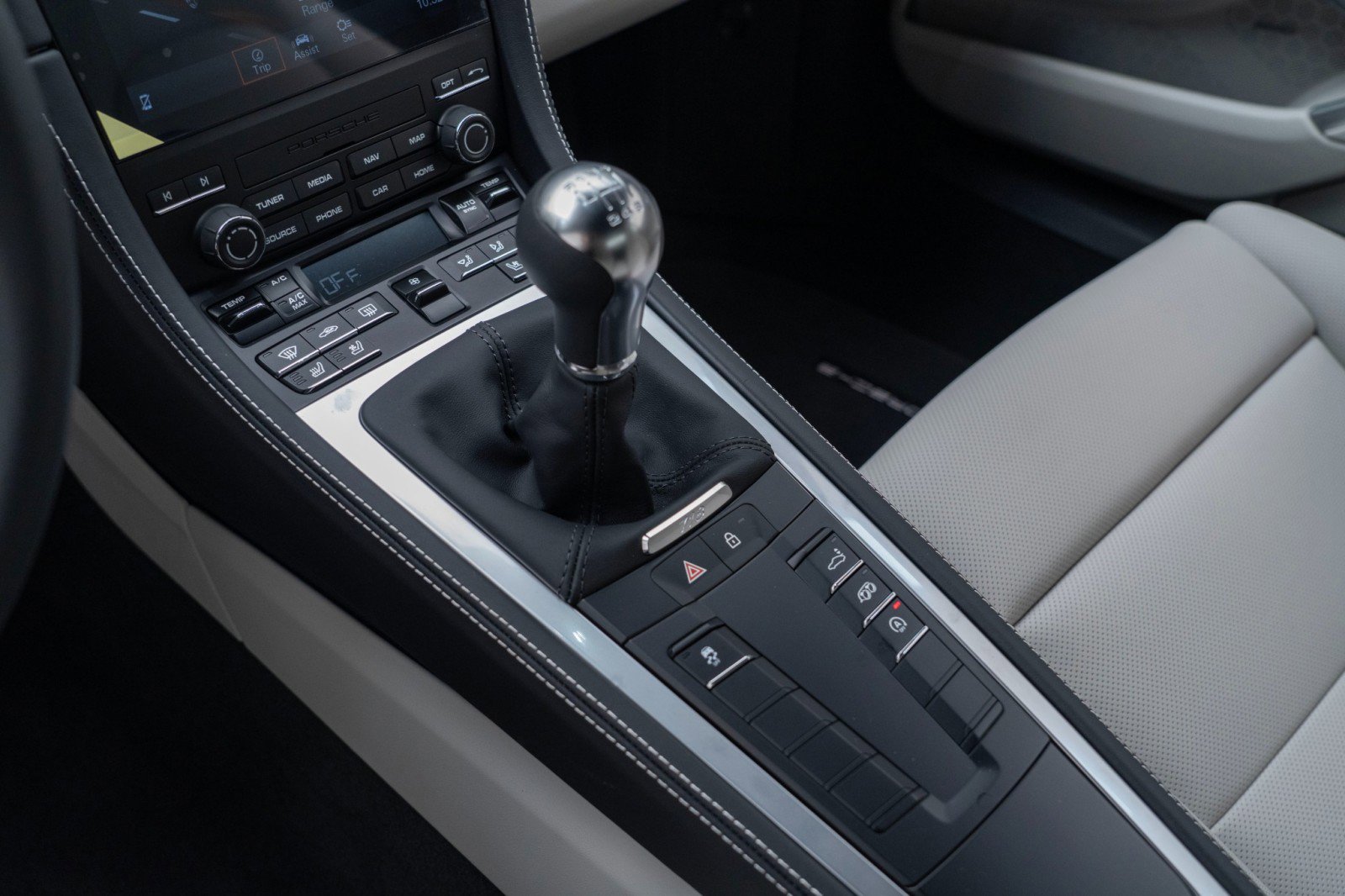 New 2025 Porsche 718 Cayman image 28