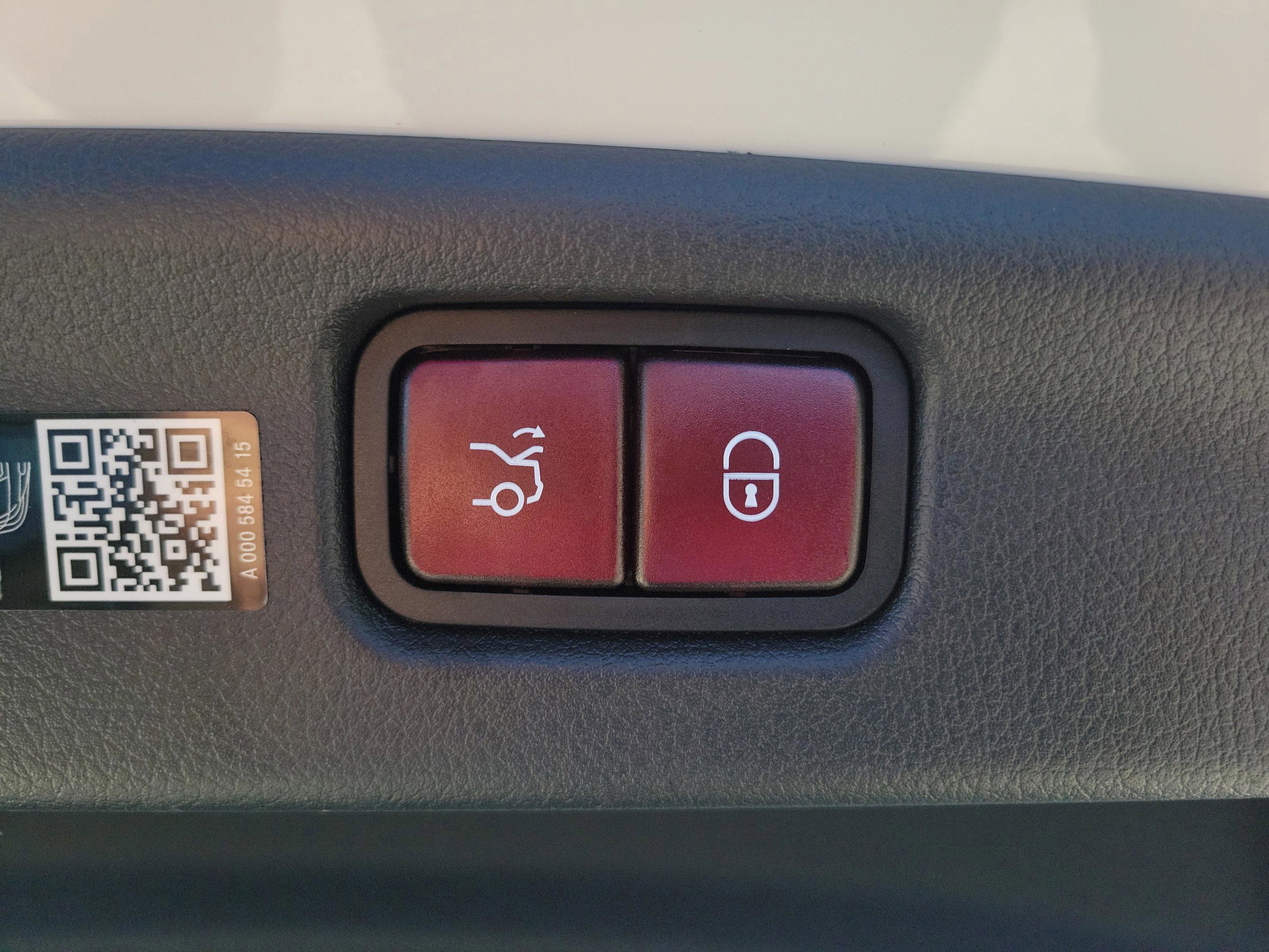 Used 2025 Mercedes-Benz C 300 C 300 image 32