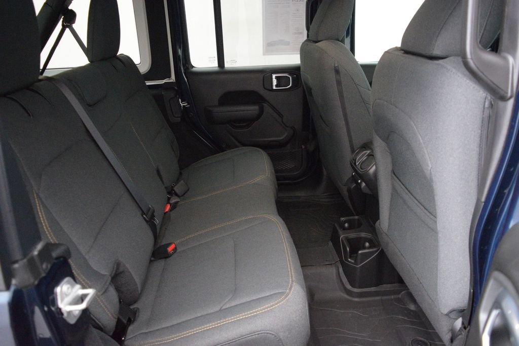 Used 2025 Jeep Wrangler Willys image 14