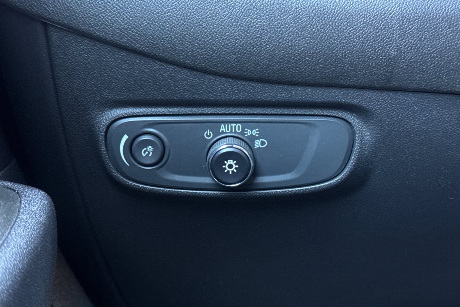 Used 2024 Chevrolet Equinox LT image 39