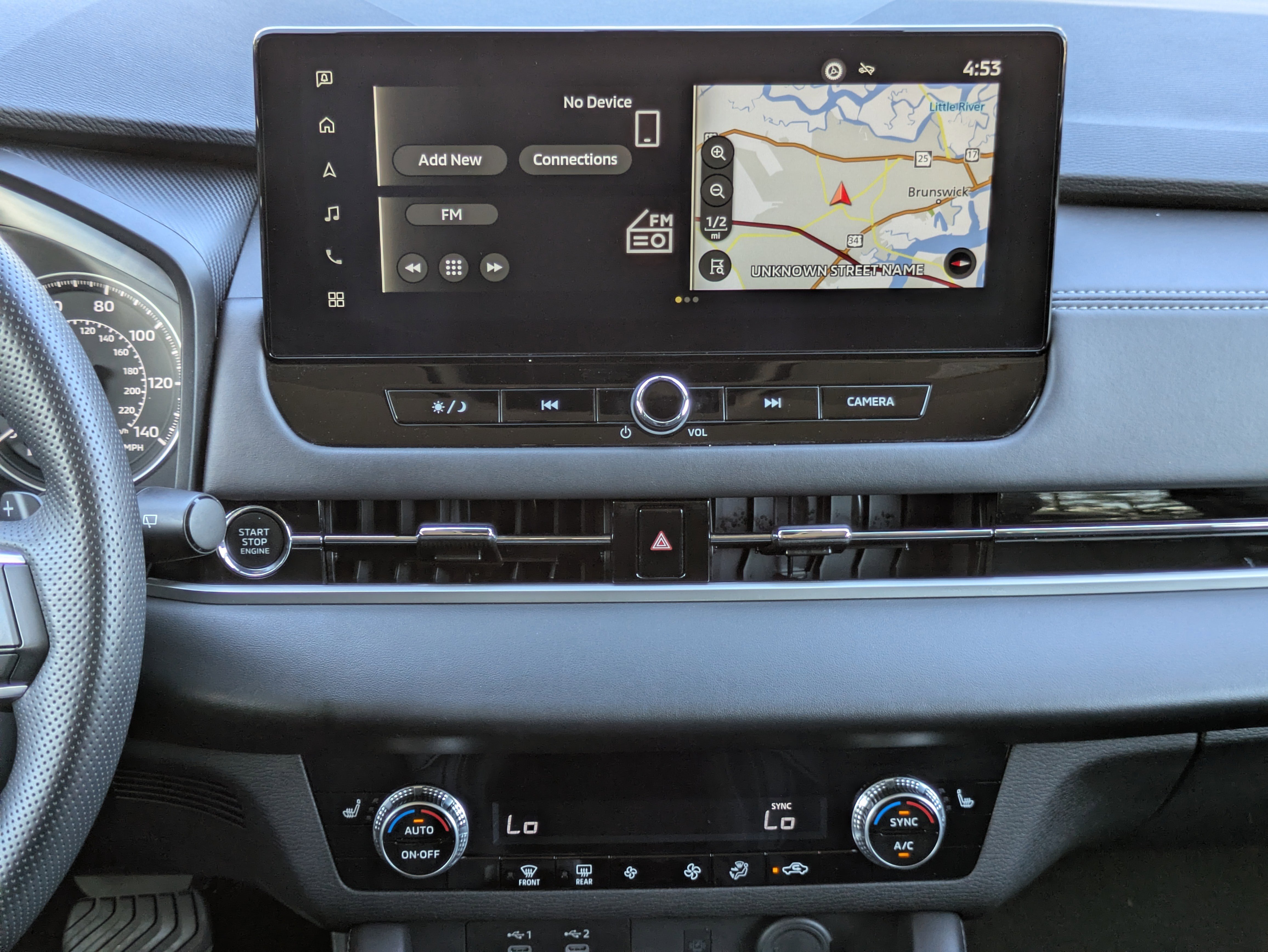 Used 2025 Mitsubishi Outlander SE image 10