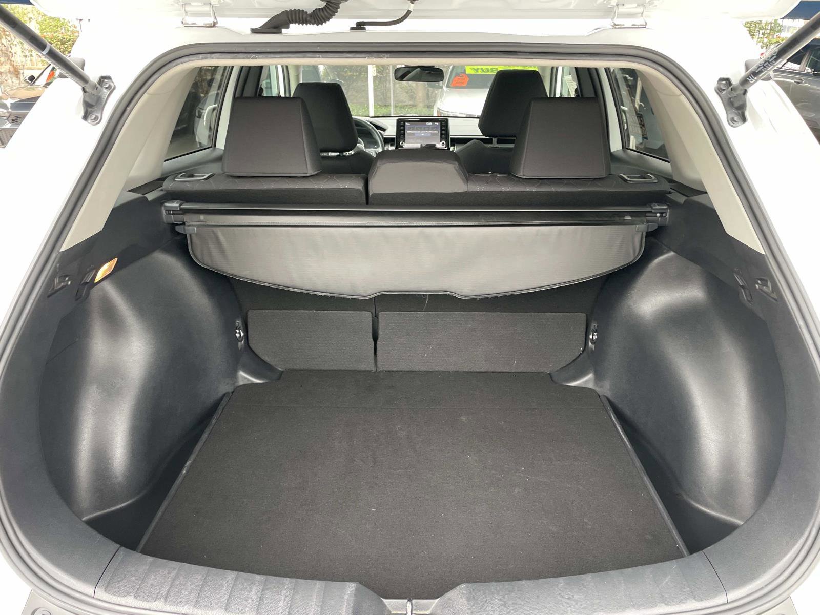 Used 2022 Toyota Corolla Cross LE image 18