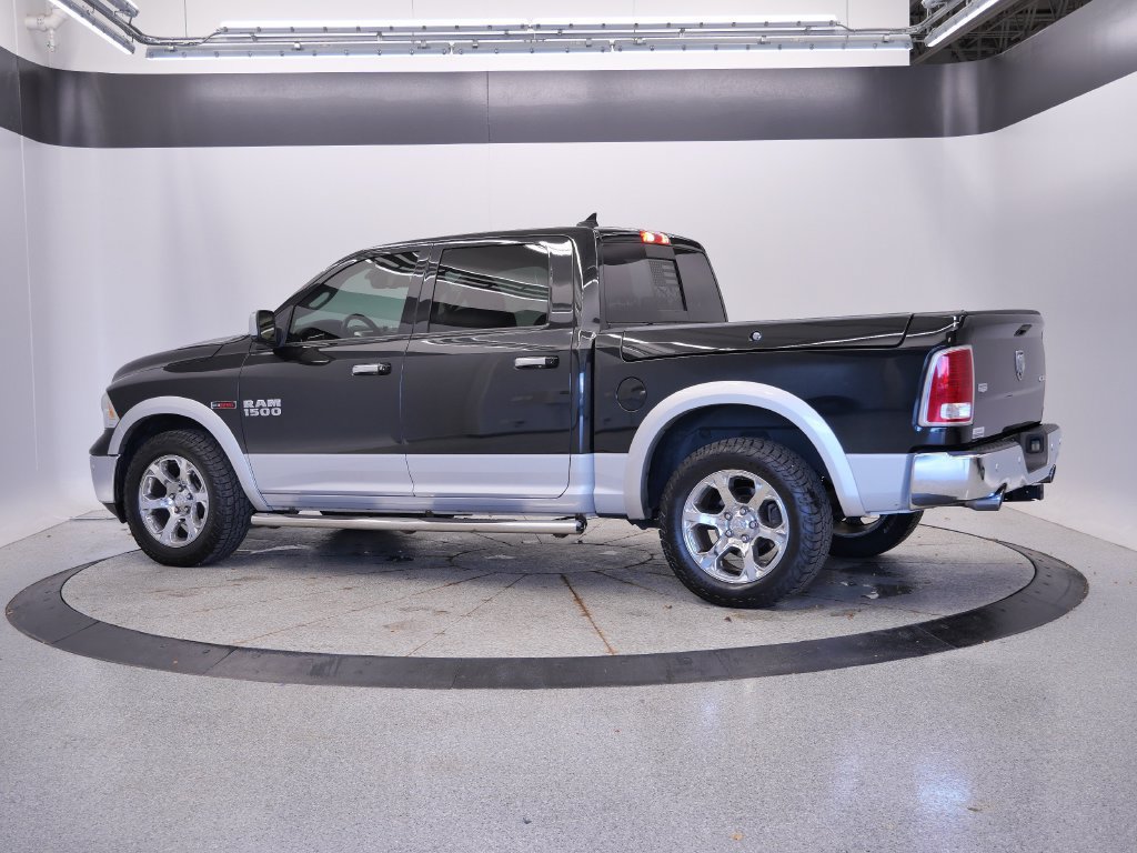 Used 2018 RAM 1500 Laramie w/ Convenience Group AWD/4WD image 3