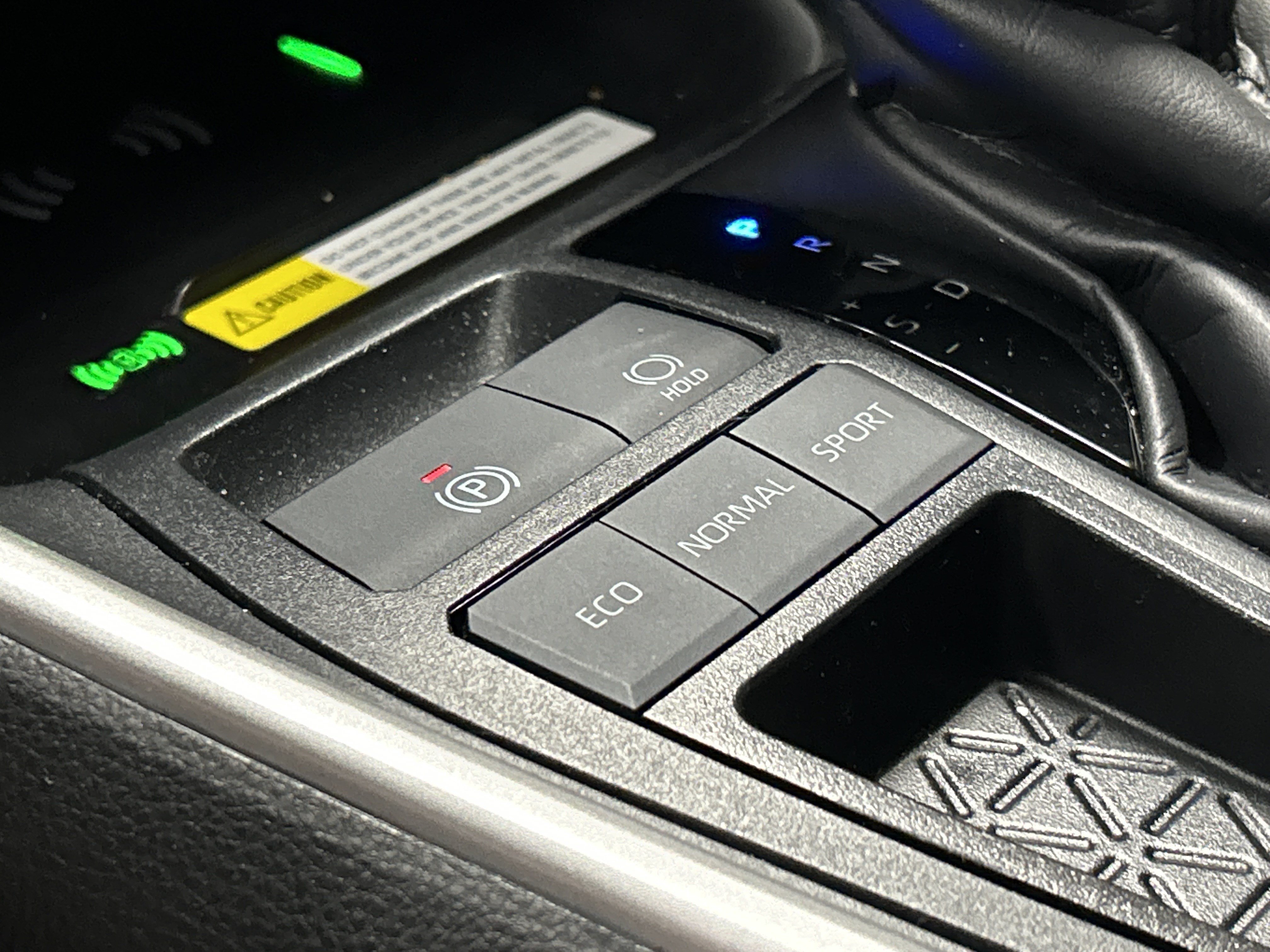 Used 2025 Toyota RAV4 XLE FWD image 36