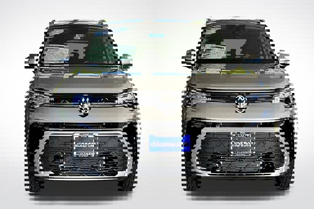 New 2025 Volkswagen Taos SE image 2