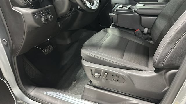 Used 2025 Chevrolet Silverado 2500 LT w/ Convenience Package AWD/4WD image 12