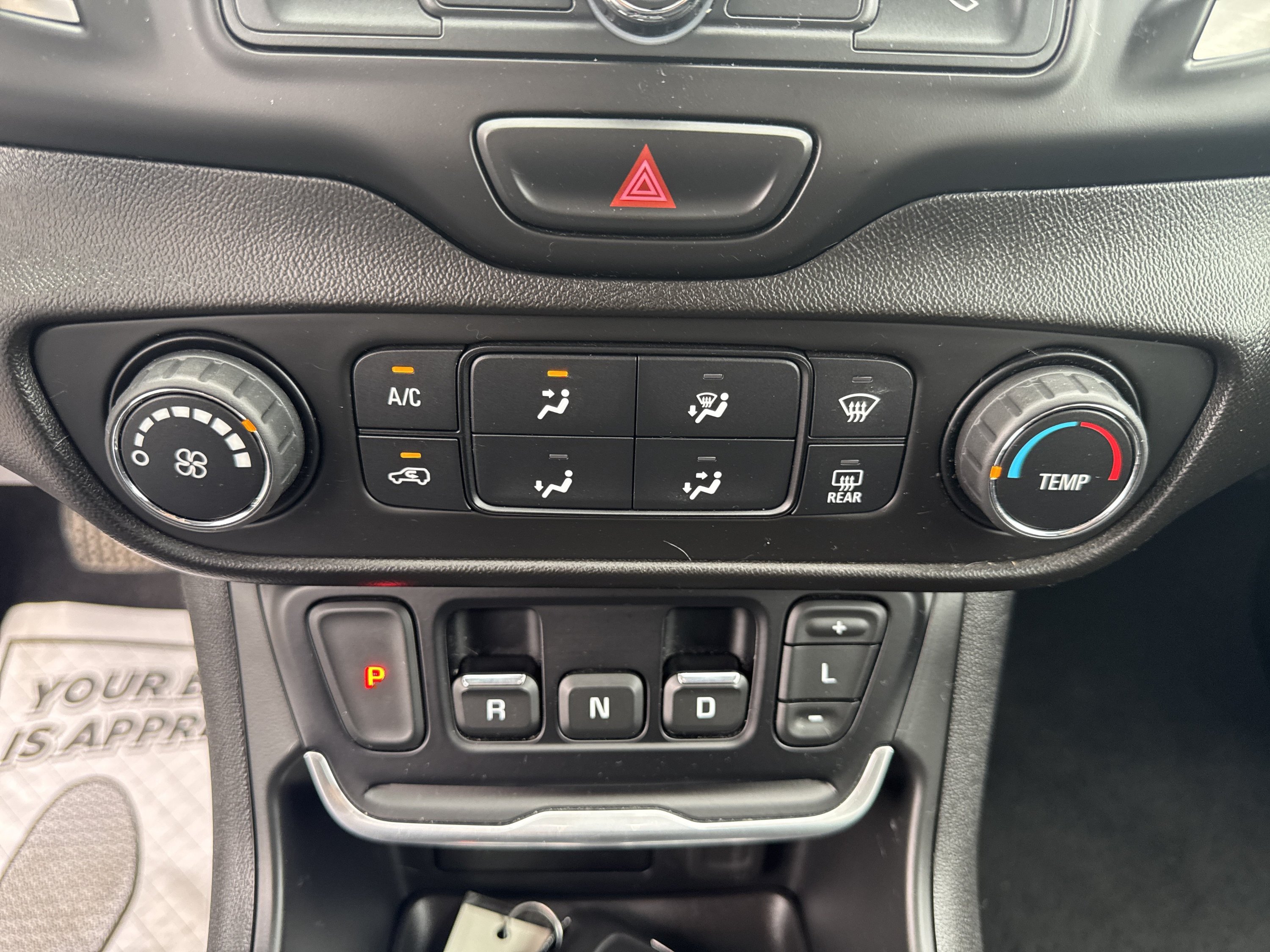 Used 2019 GMC Terrain SLE AWD/4WD image 17