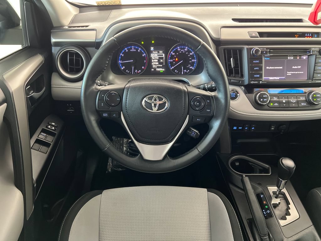 Used 2018 Toyota RAV4 XLE FWD image 15