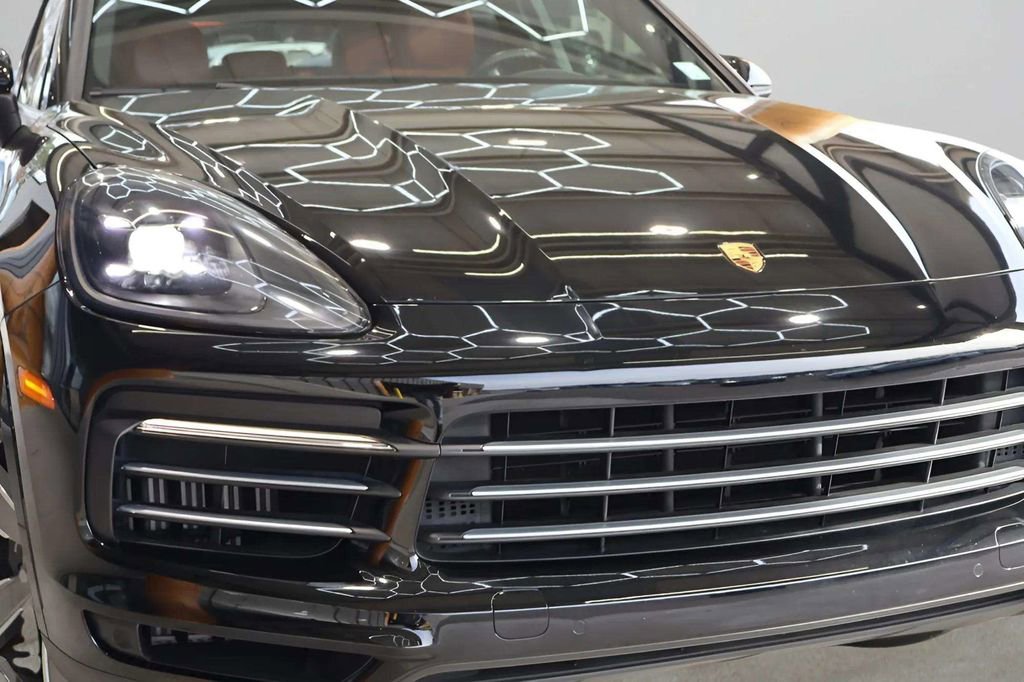 Used 2019 Porsche Cayenne Base image 37