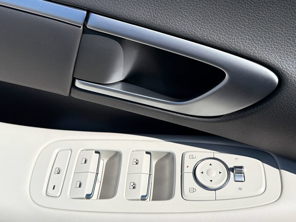 Certified 2024 Hyundai Sonata SEL FWD image 16