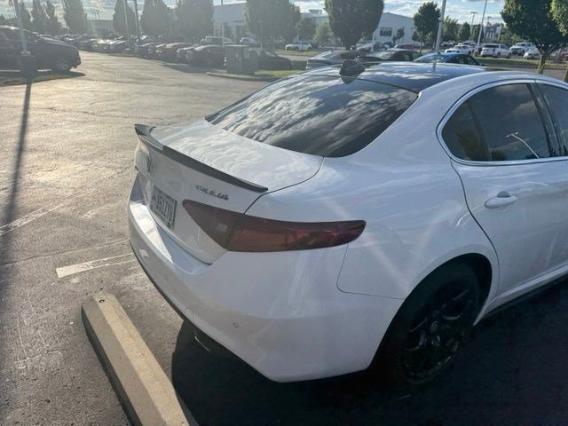 Used 2021 Alfa Romeo Giulia Ti w/ Active Assist 2 Package TI AWD/4WD image 9
